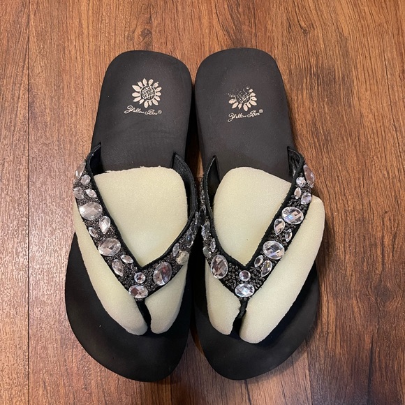 Yellow Box Flip Flops. Color: Black with gemstones. Size: 10 - Picture 2 of 9